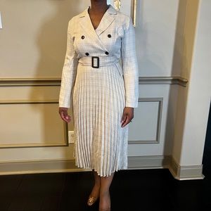 Trench dress with pleats and matching belt
